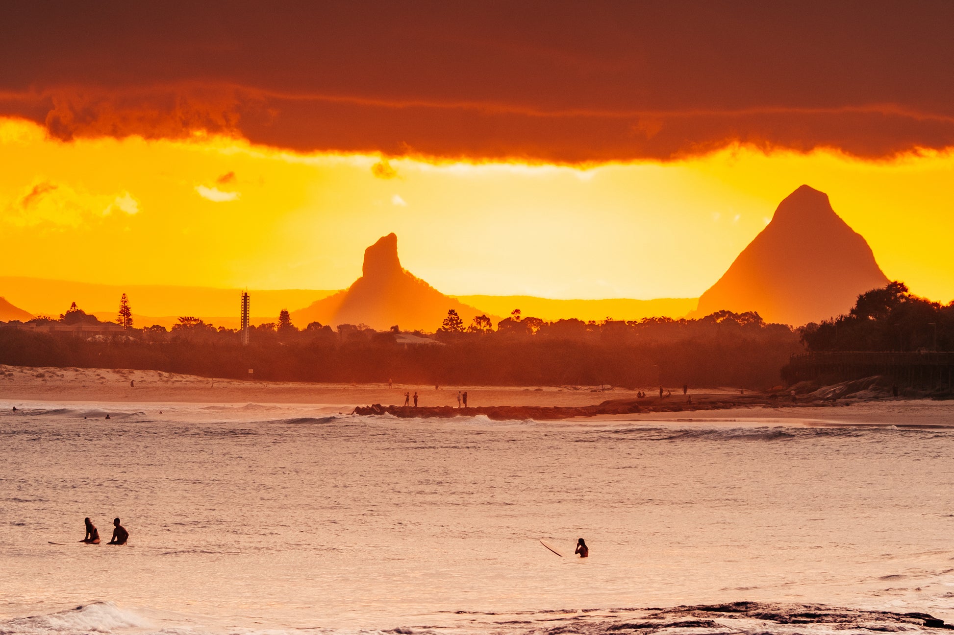 Glasshouse surfer - Photography Sunshine Coast